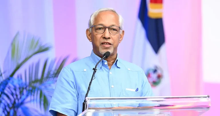 Ministro de Educación solicita a directores y docentes, seguir fomentando la lectura