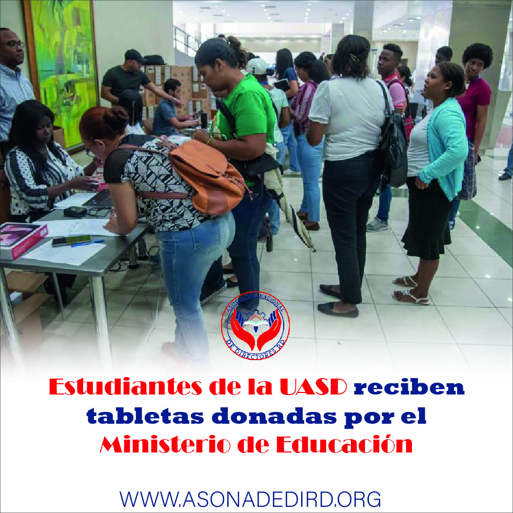 Estudiantes de la UASD reciben tabletas donadas por el Ministerio de Educación
