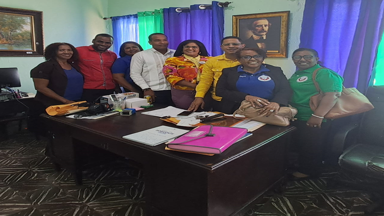 Comisión regional de ASONADEDI-RD Visita al Distrito Educativo 18-04 de Jimani